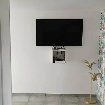 Au Champ Fleuri Apartment Bracieux Room photo