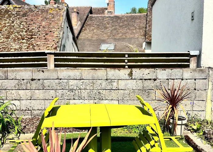 Au Champ Fleuri
